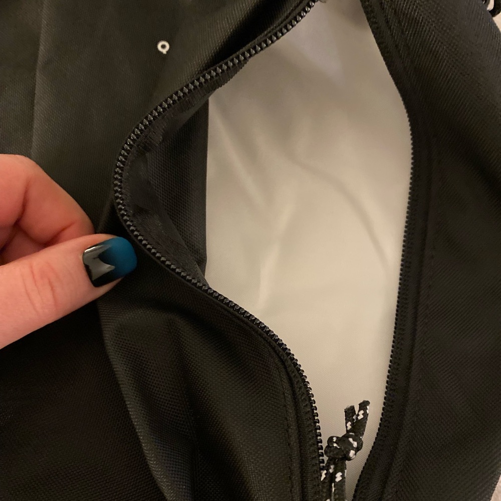 ๐ Quechua Black Backpack - Picture 7 of 15